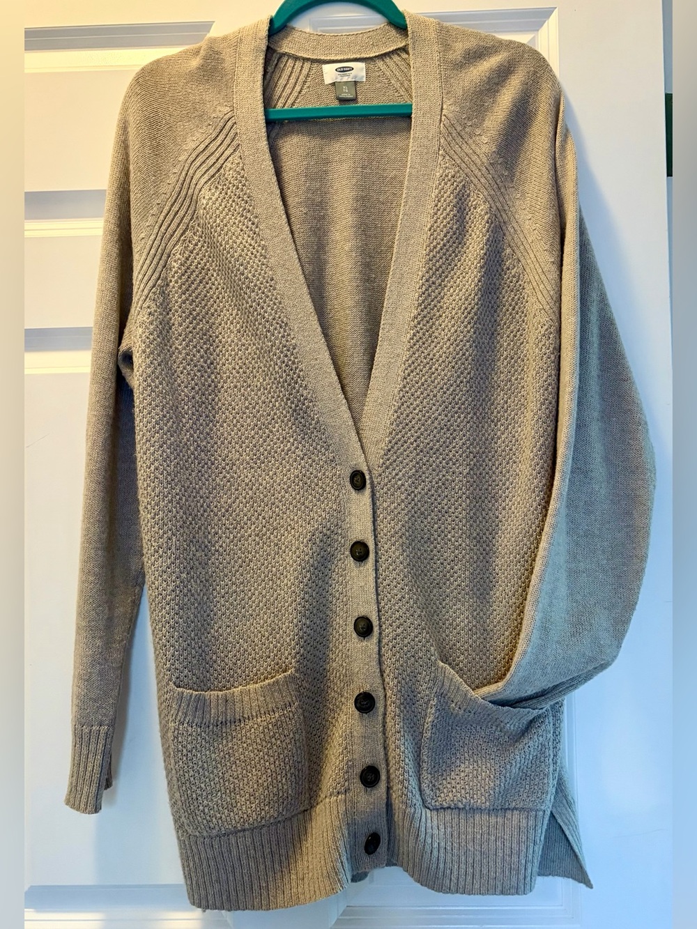 Beautiful textured cardi with pockets!